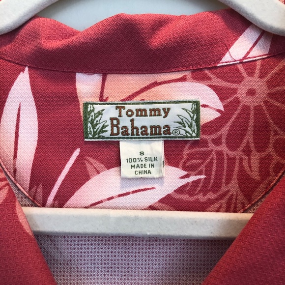 TOMMY BAHAMA | BUTTON UP 100% SILK - Picture 3 of 3